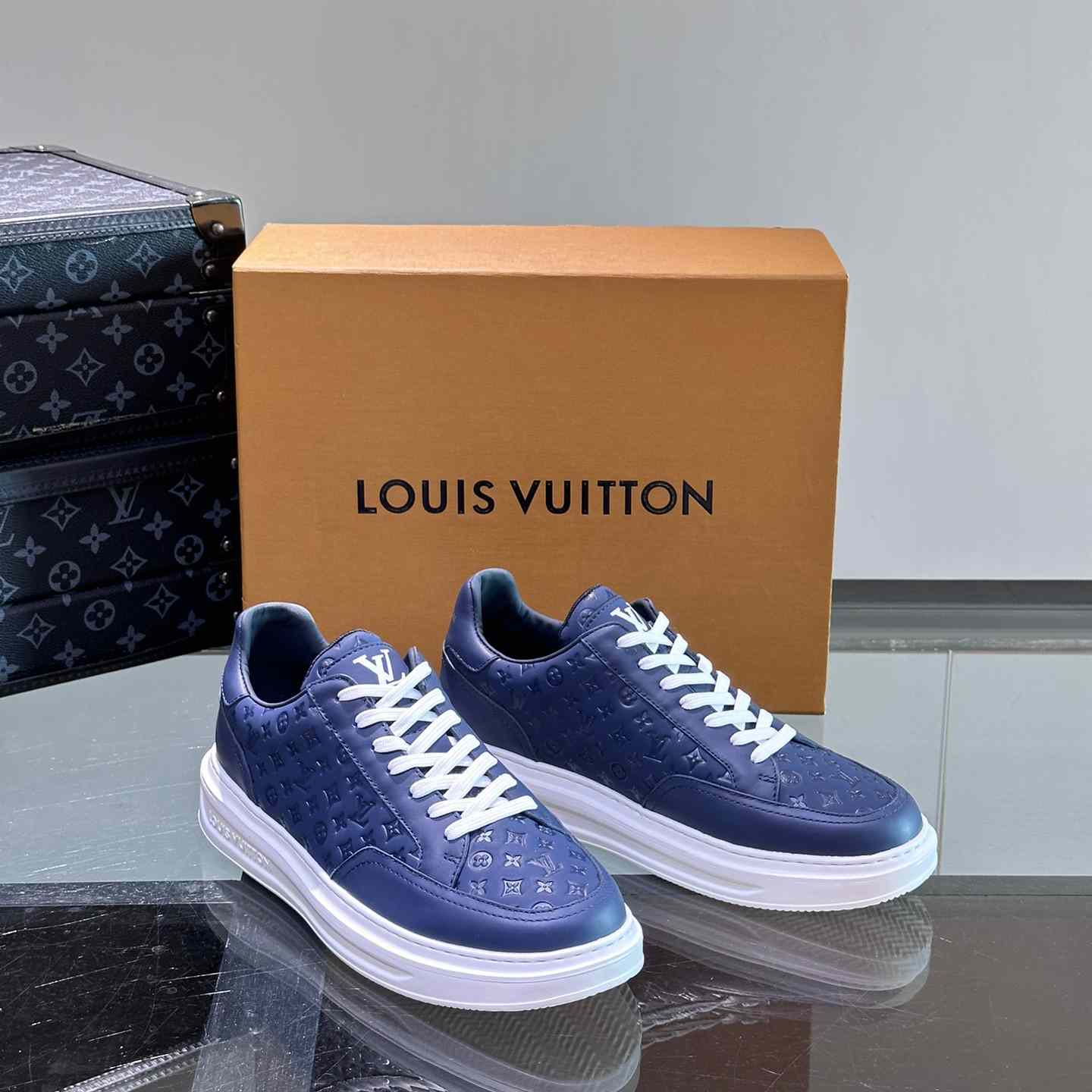 Louis Vuitton Sneaker - DesignerGu