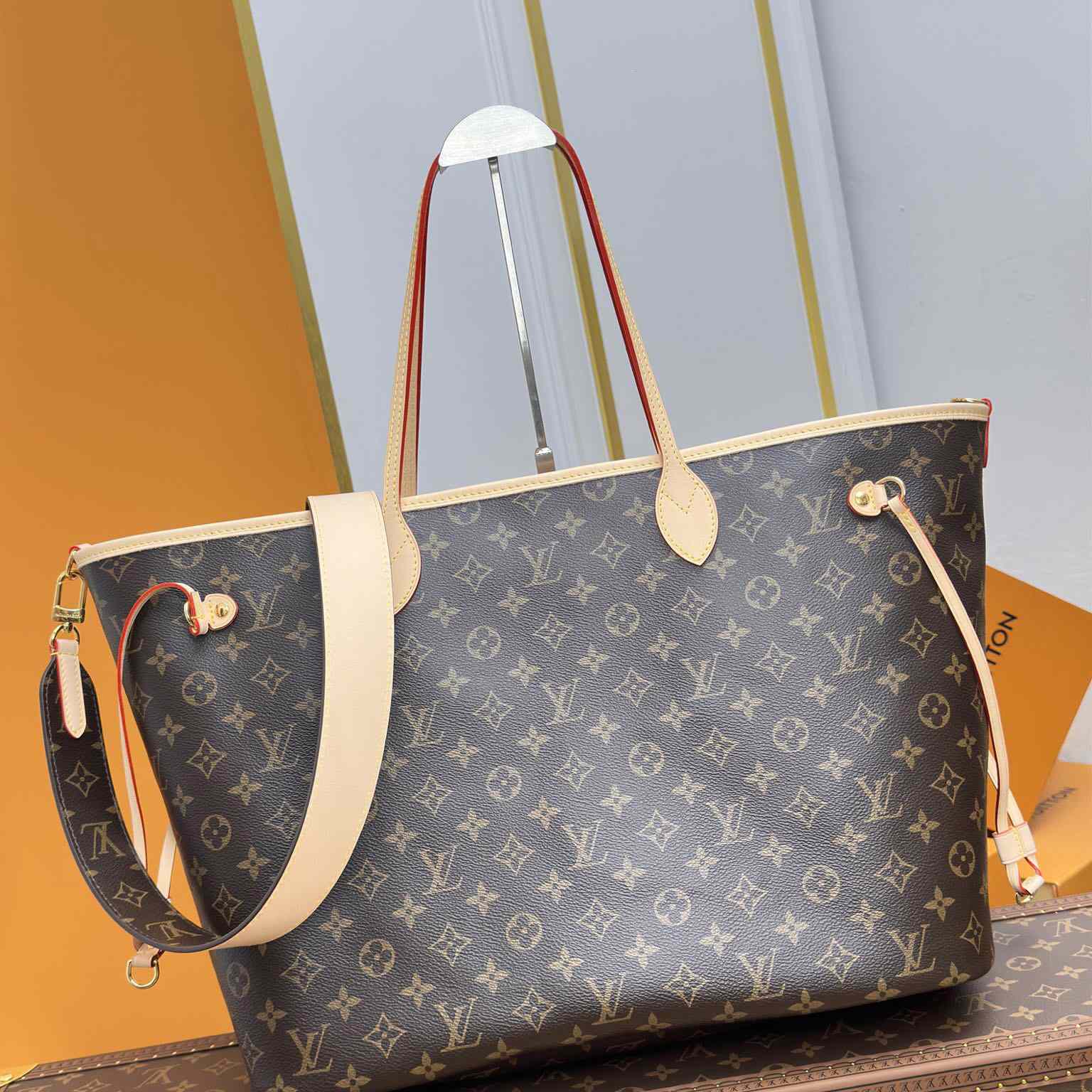 Louis Vuitton Neverfull Bandoulière Inside Out GM   M11948 - DesignerGu