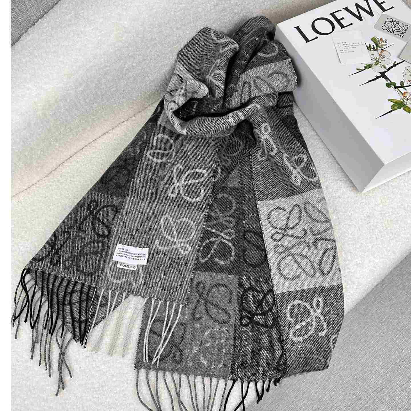 Loewe Scarf In Wool And Cashmere - DesignerGu