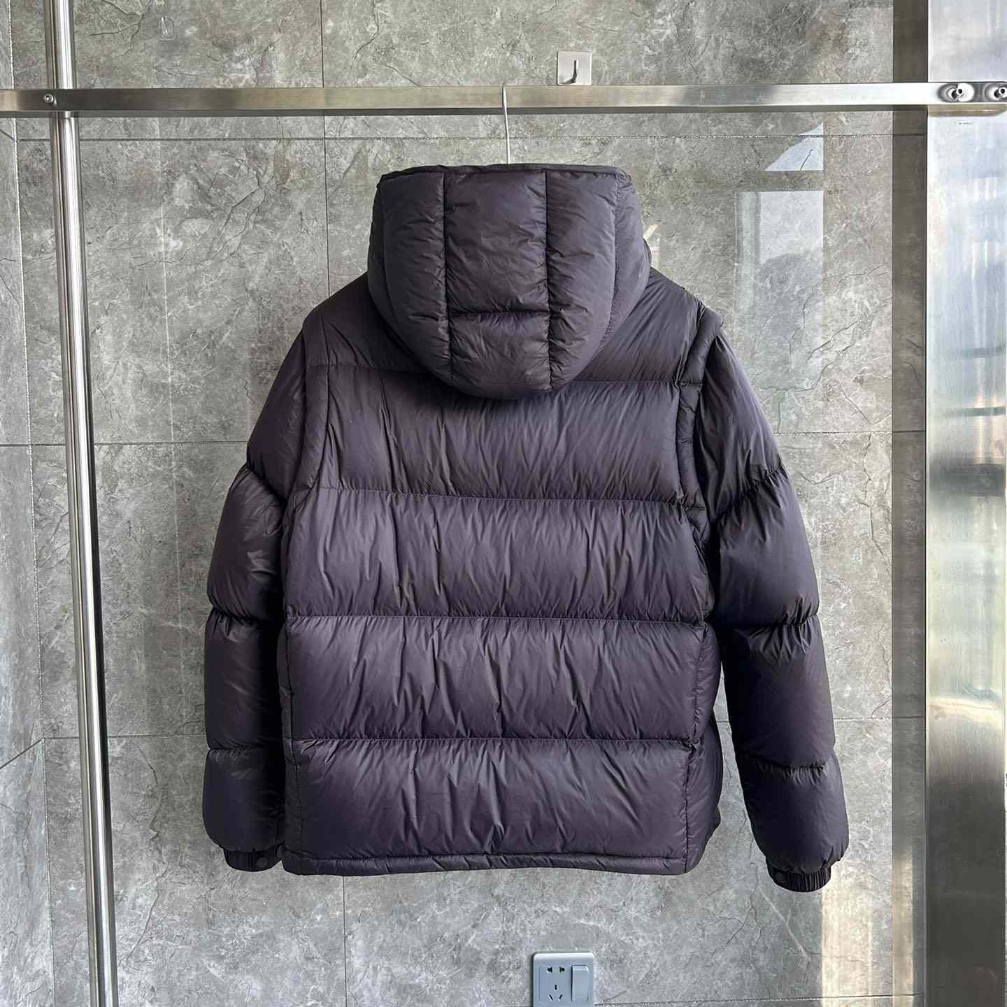 Moncler Cyclone 2-IN-1 Short Down Jacket - DesignerGu