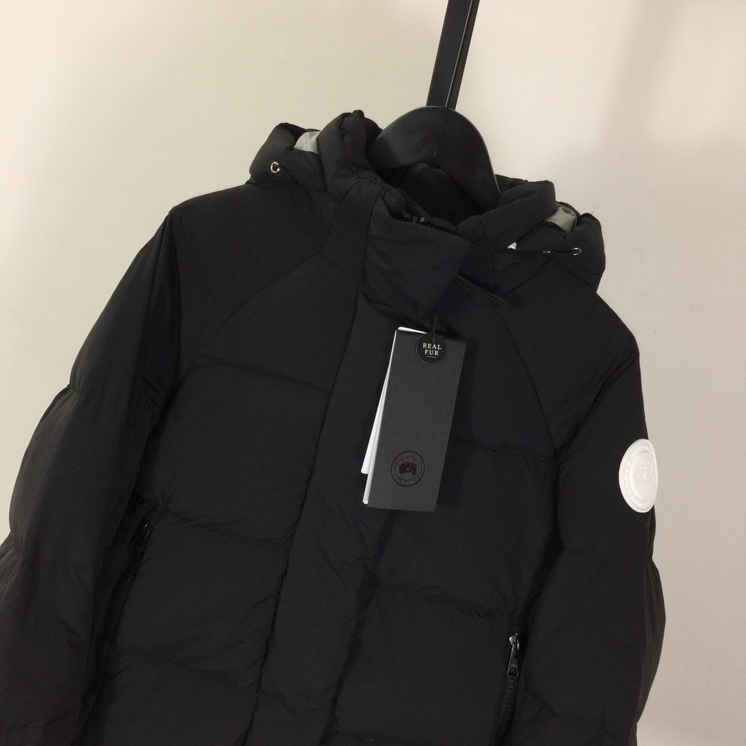 Canada Goose Hooded Jacket - DesignerGu