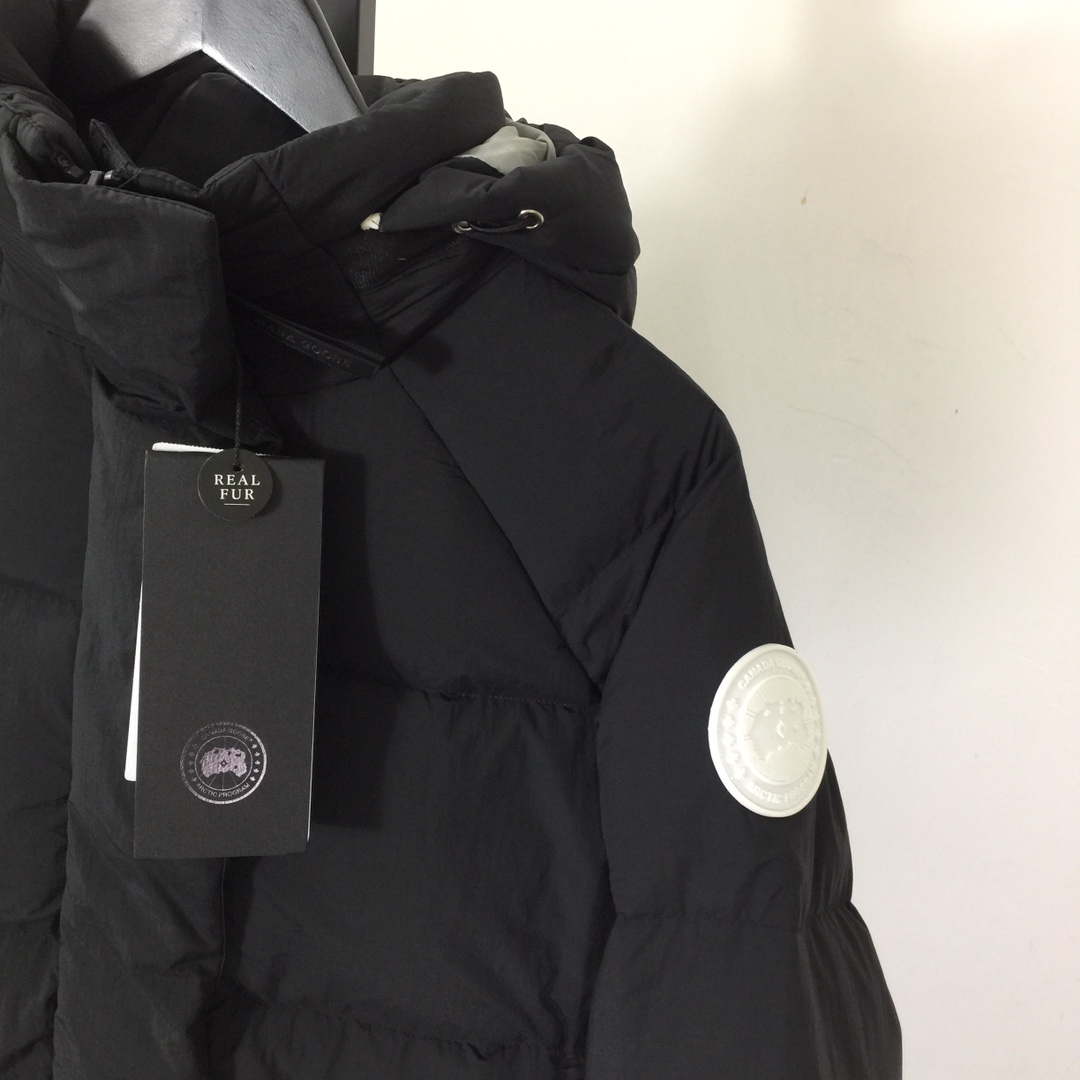 Canada Goose Hooded Jacket - DesignerGu