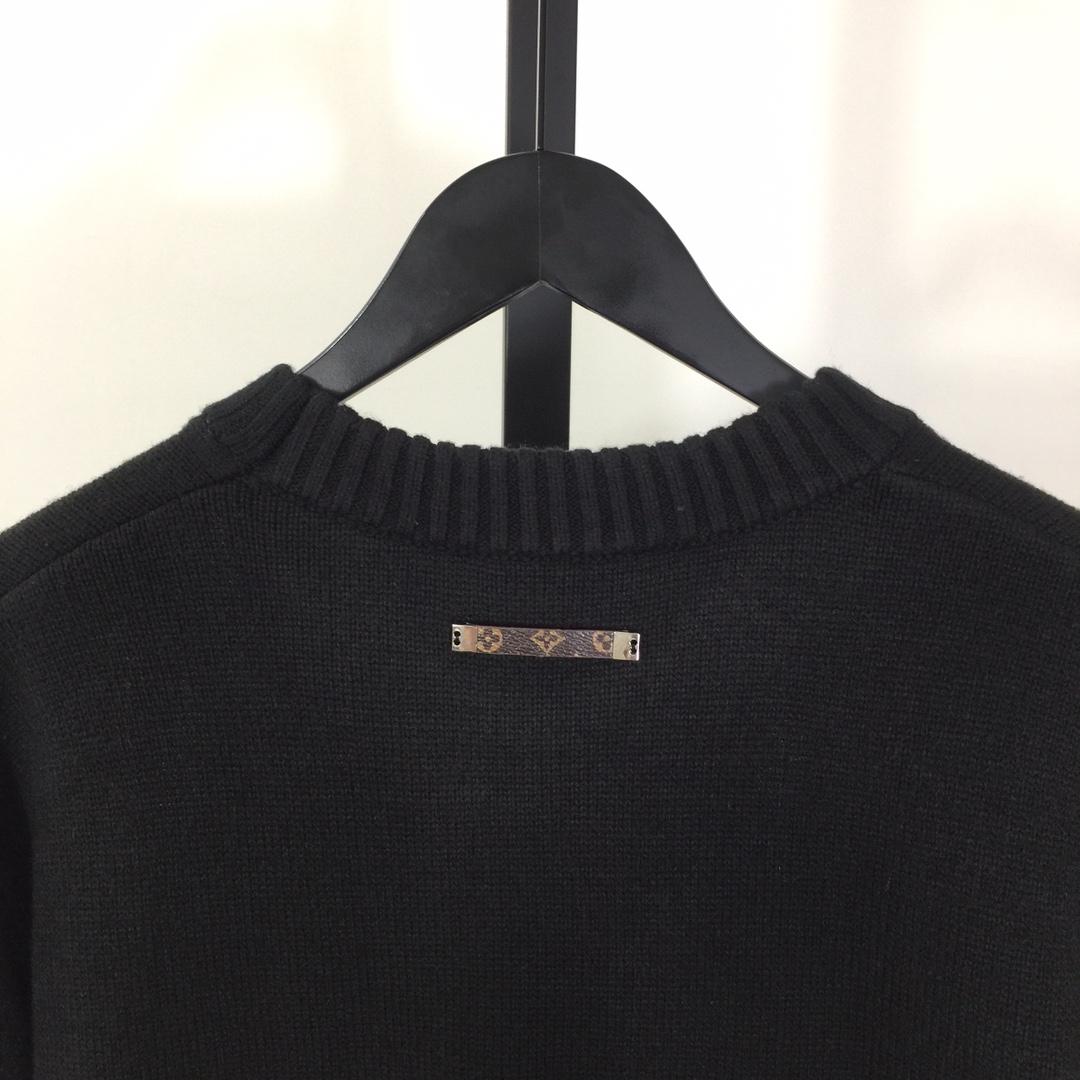 Louis Vuitton Logo Sweater - DesignerGu