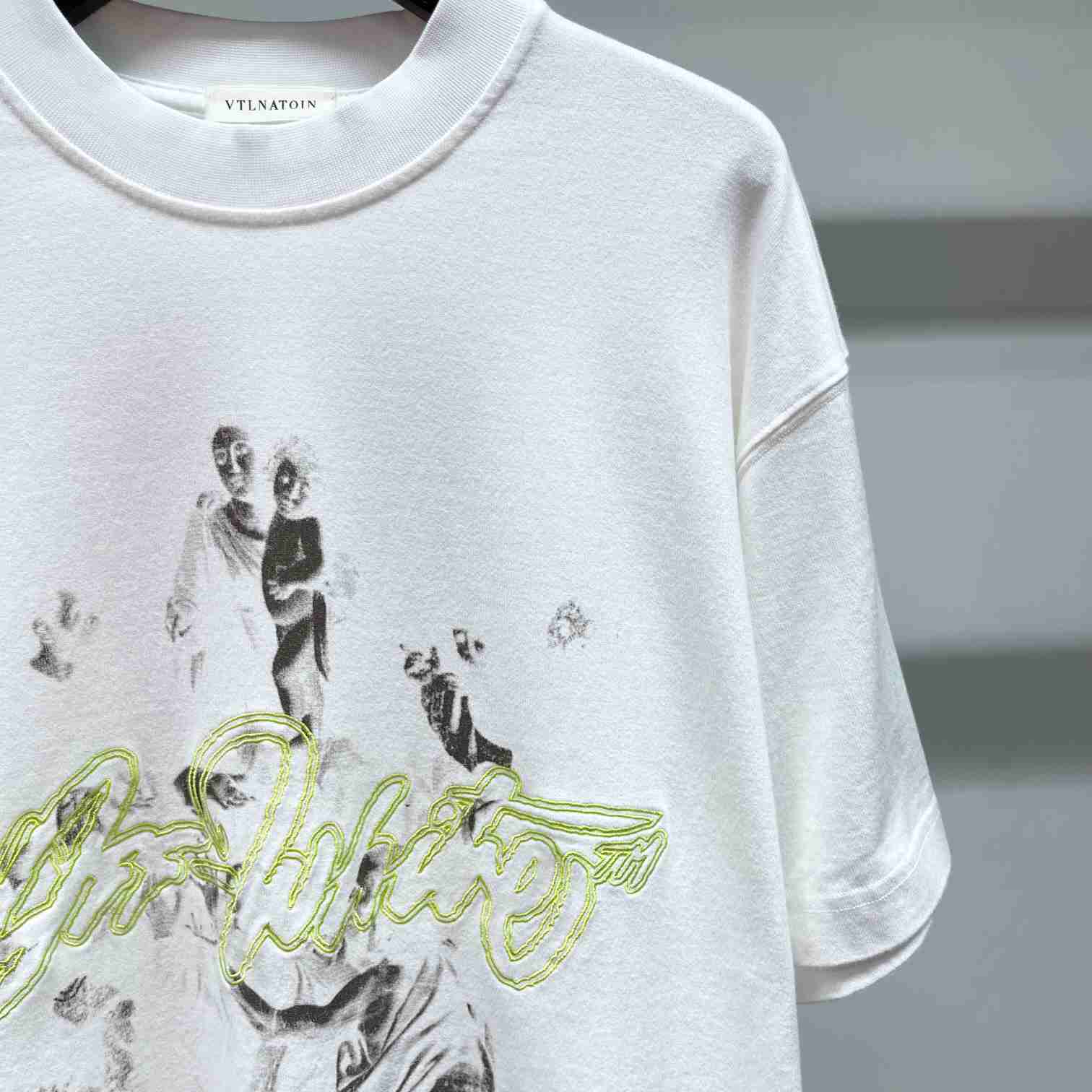 Off-White Script Mary Skate T-Shirt - DesignerGu