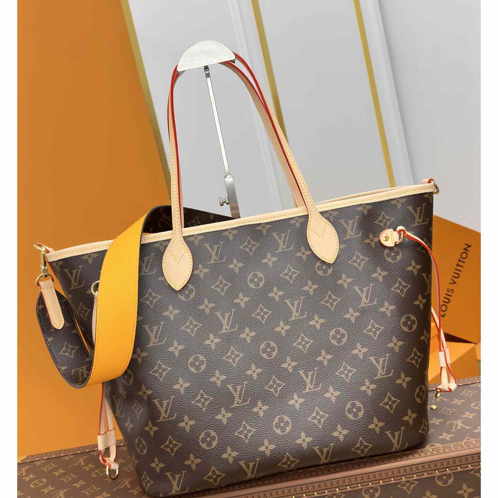 Louis Vuitton Neverfull Bandoulière Inside Out MM   M12096 - DesignerGu