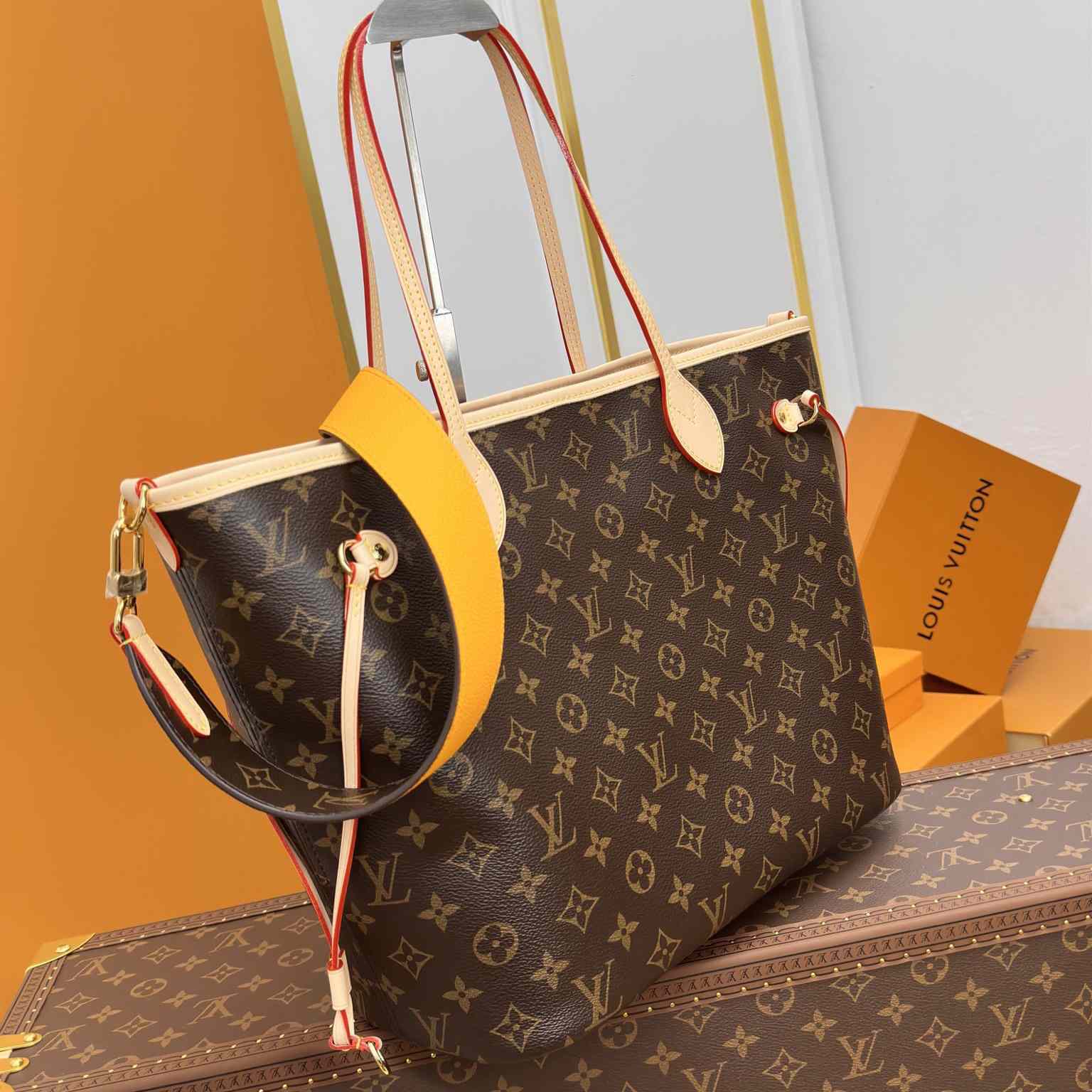 Louis Vuitton Neverfull Bandoulière Inside Out MM   M12096 - DesignerGu