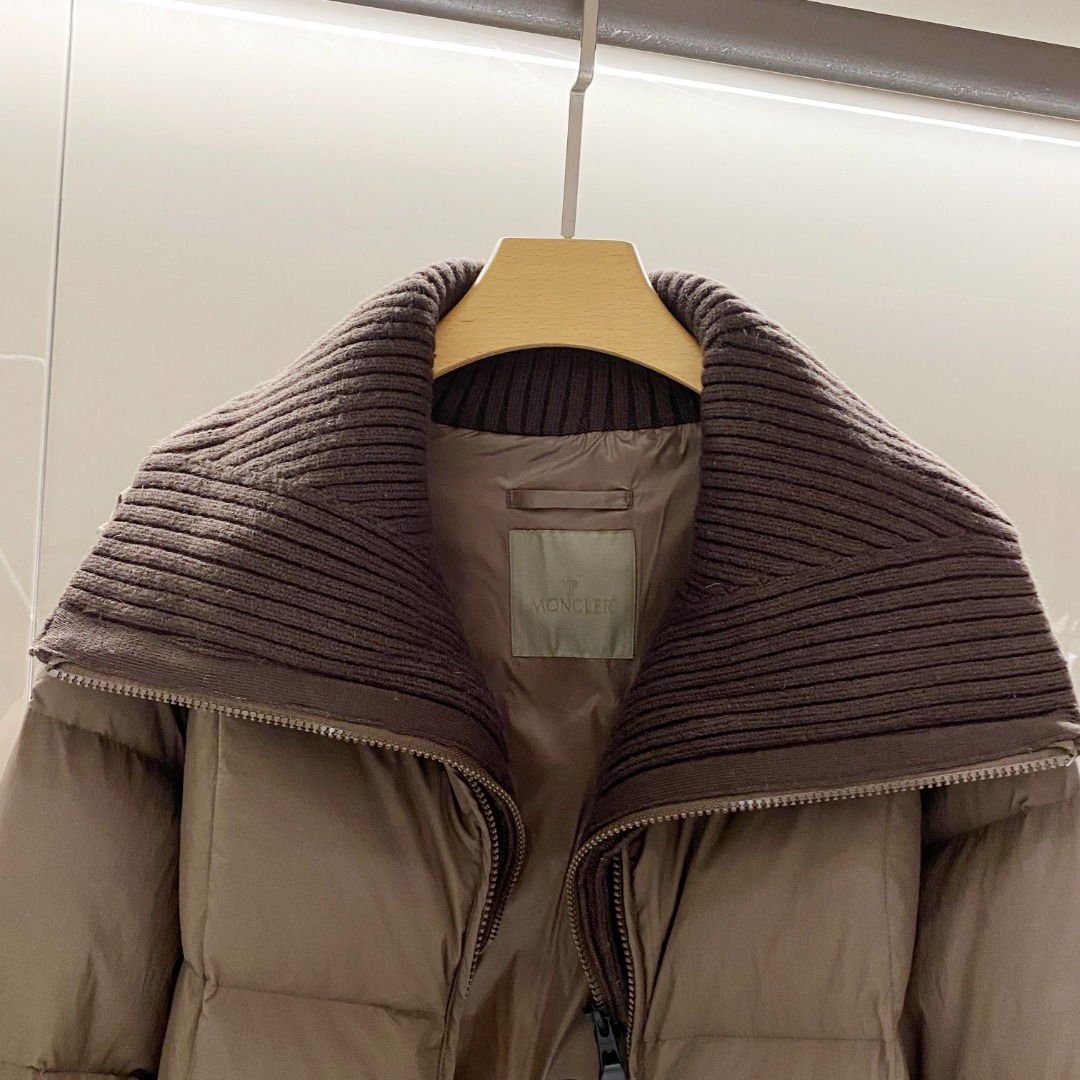 Moncler Jadeite Short Down Jacket - DesignerGu