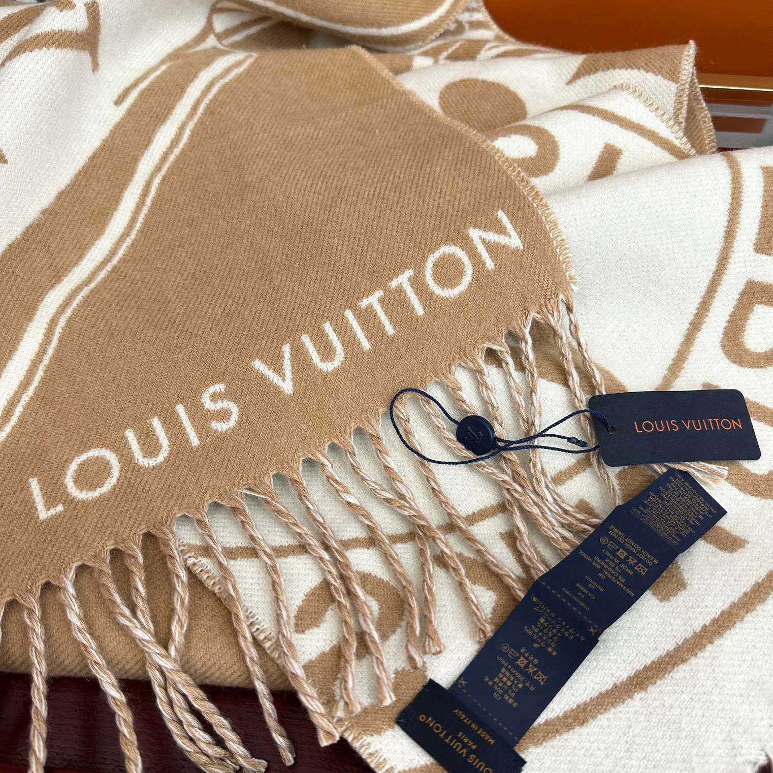 Louis Vuitton Lock And Keys Scarf  M90815 - DesignerGu