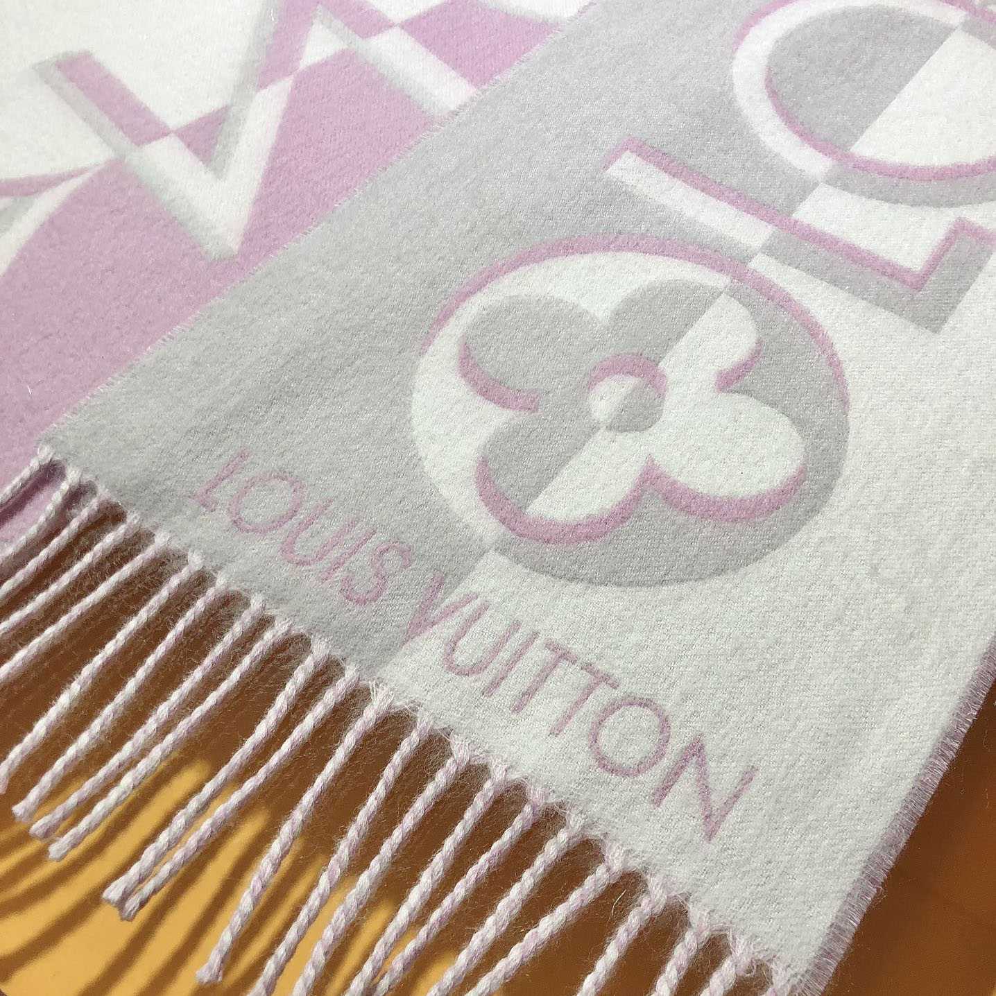 Louis Vuitton Duo Infinity Scarf  M93281 - DesignerGu