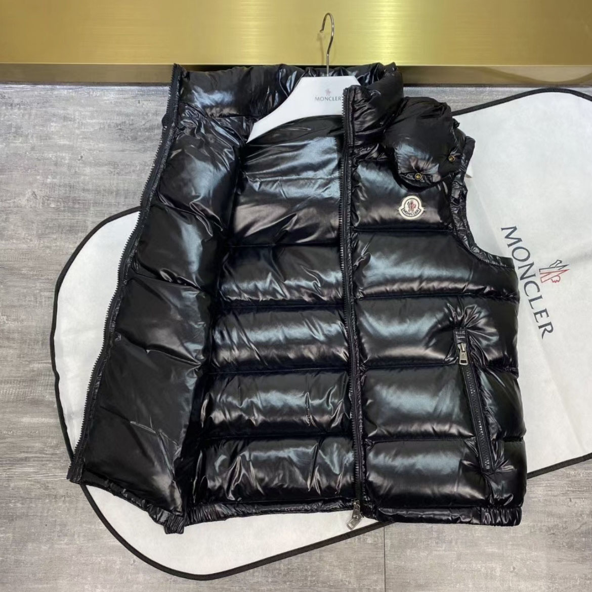 Moncler Bormes Vest - DesignerGu