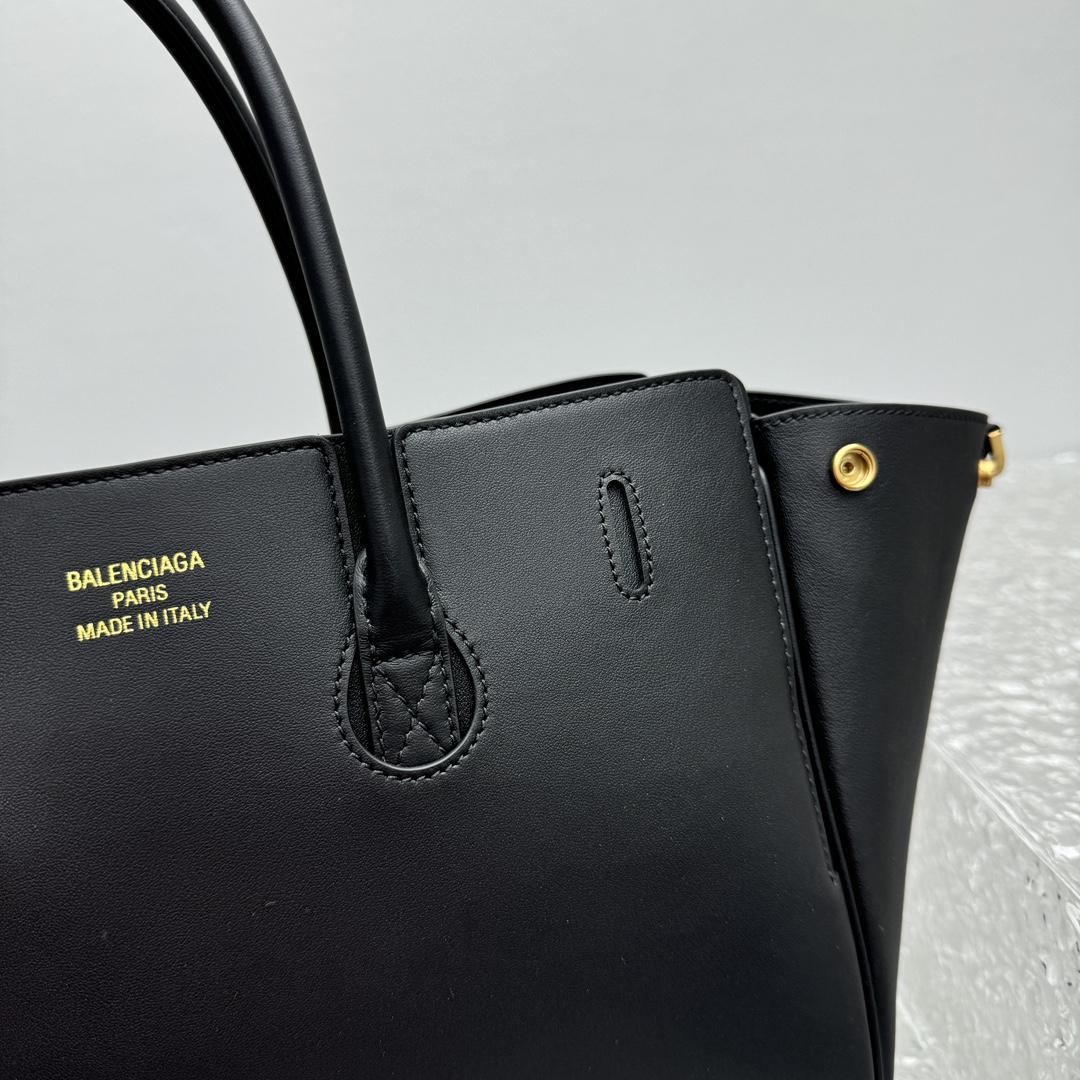 Balenciaga Bel Air Small Carry All Bag in black - DesignerGu