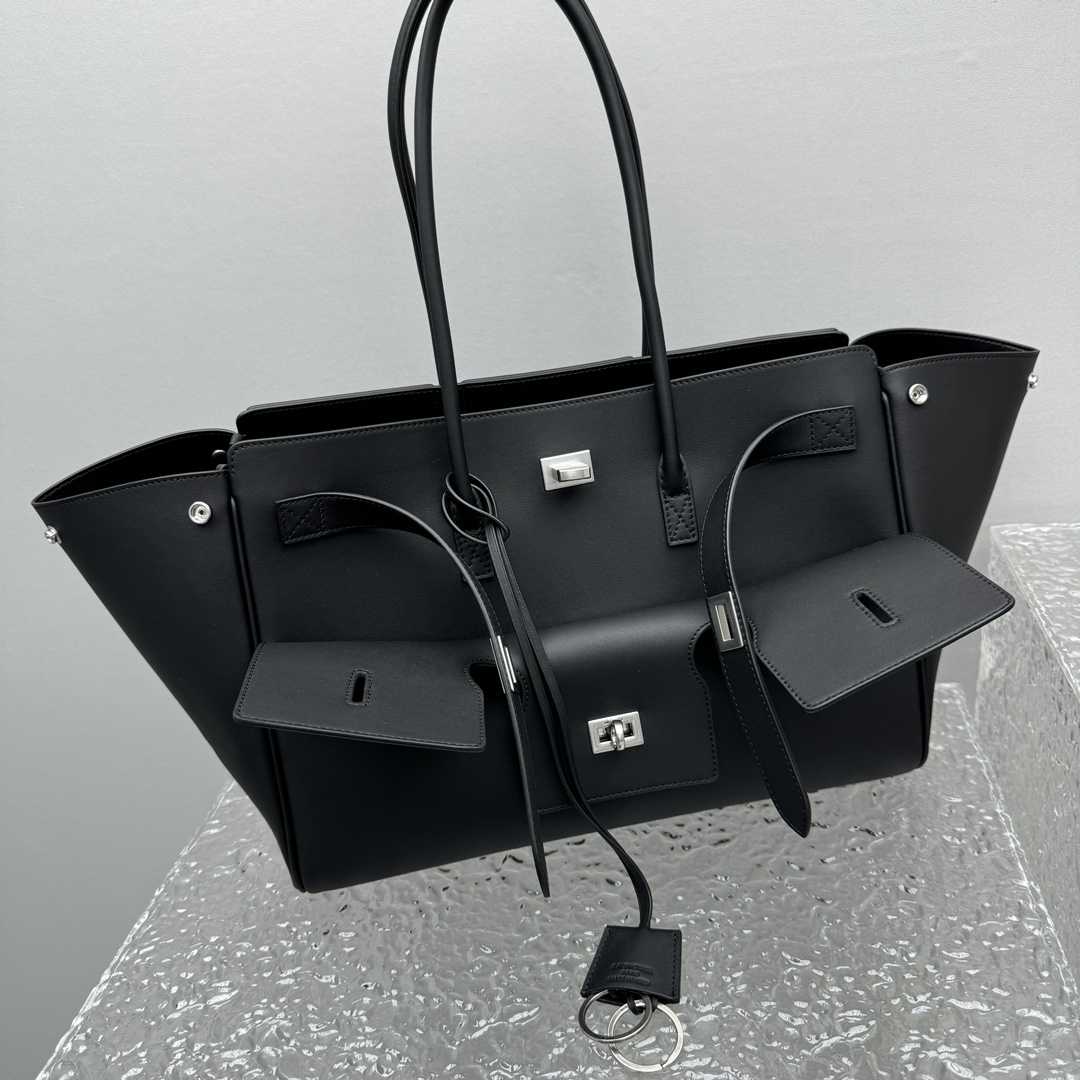 Balenciaga Bel Air Small Carry All Bag in black - DesignerGu