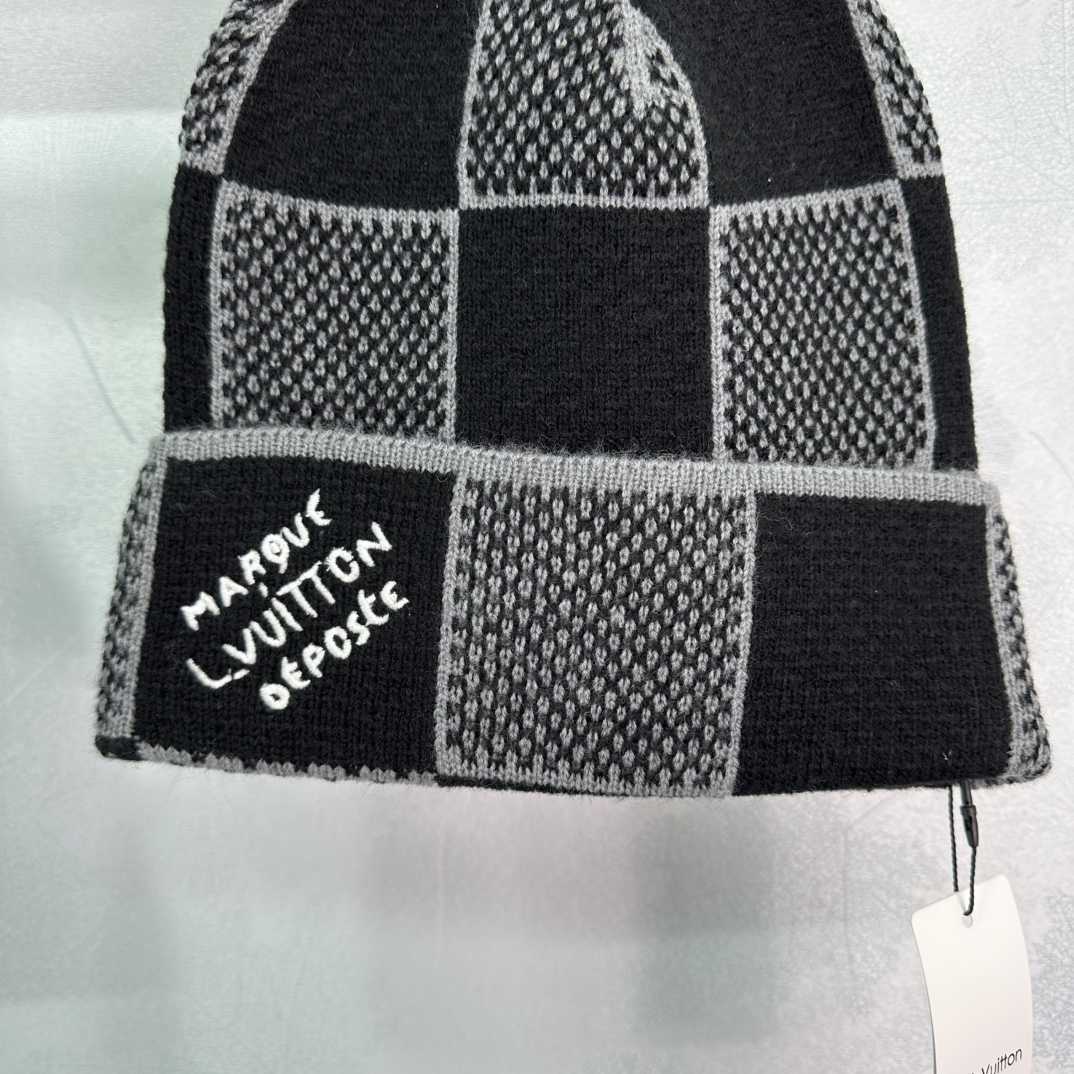 Louis Vuitton Beanie - DesignerGu