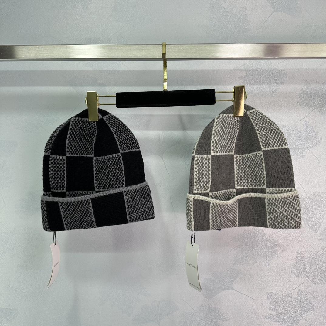 Louis Vuitton Beanie - DesignerGu