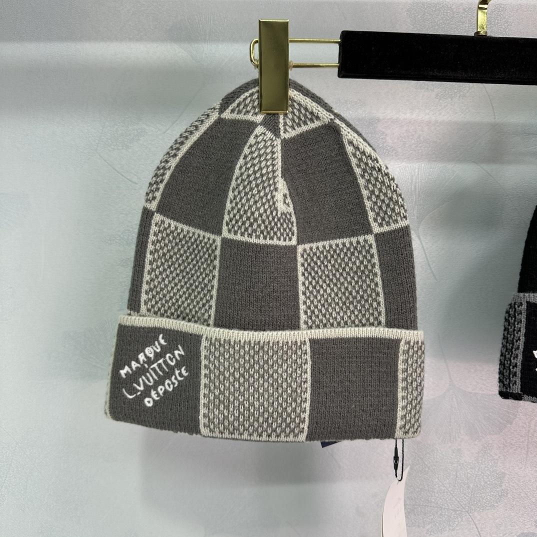 Louis Vuitton Beanie - DesignerGu