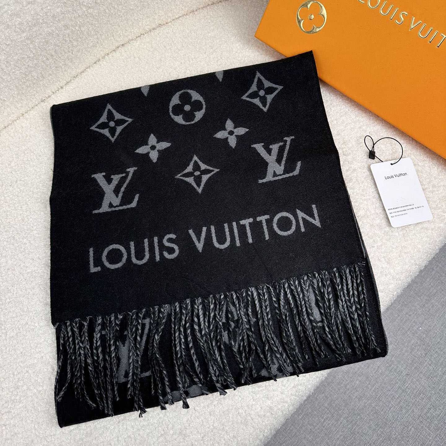 Louis Vuitton All About Monogram Scarf  M79225 - DesignerGu