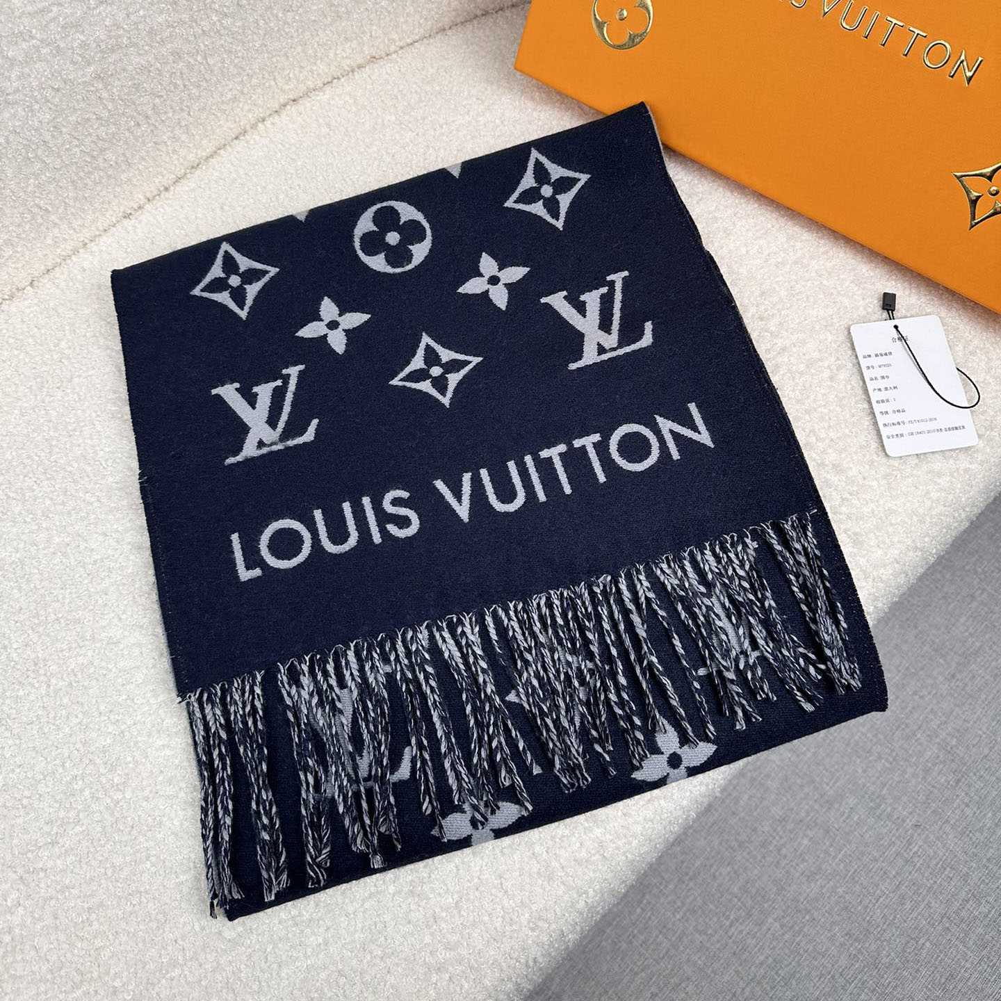 Louis Vuitton All About Monogram Scarf  M79130 - DesignerGu