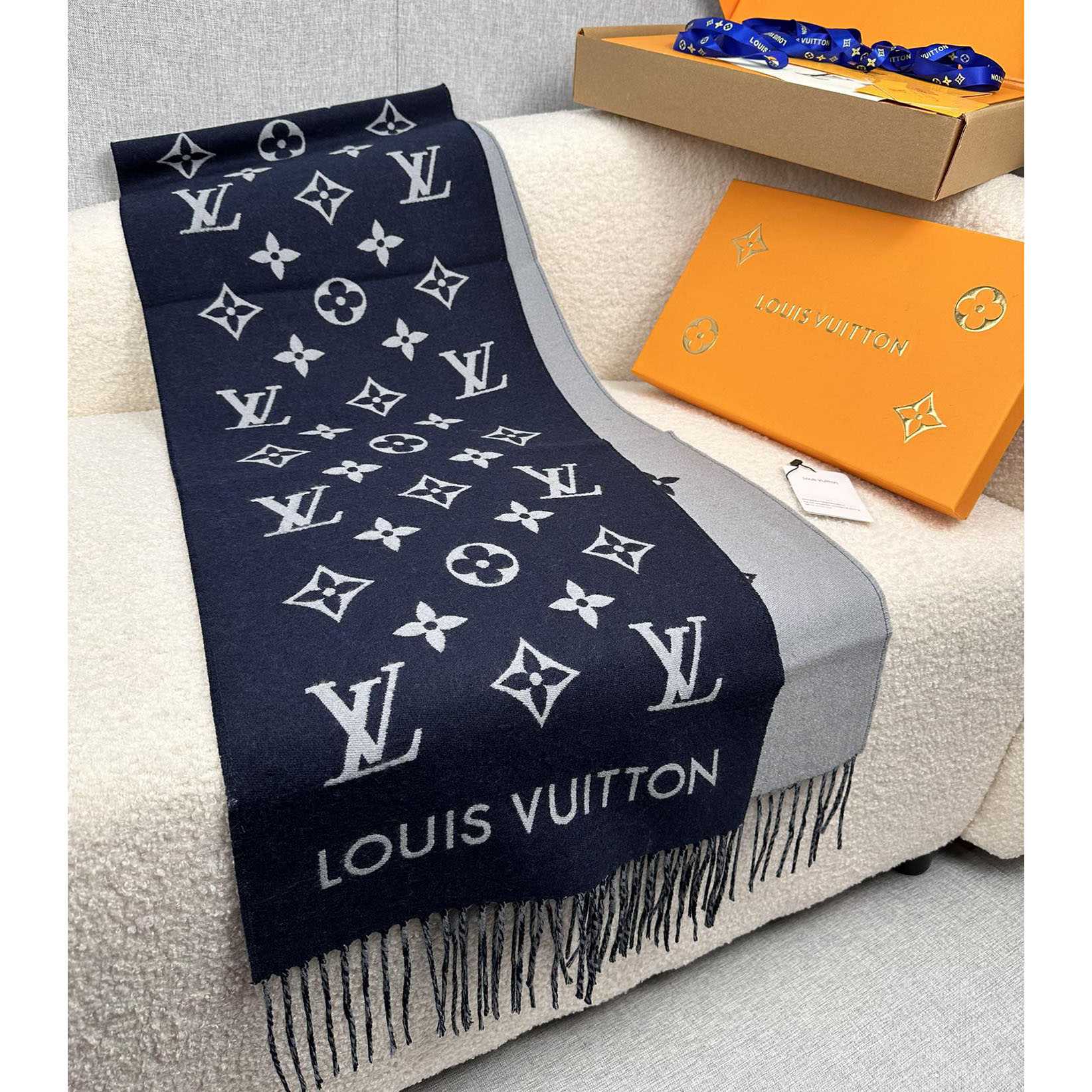 Louis Vuitton All About Monogram Scarf  M79130 - DesignerGu