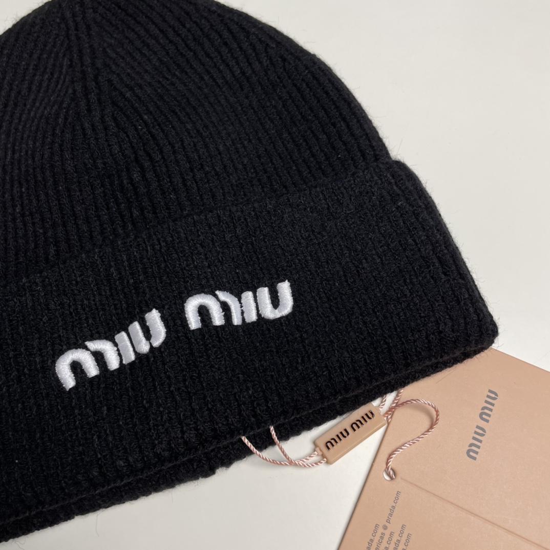 Miu Miu  Beanie  - DesignerGu