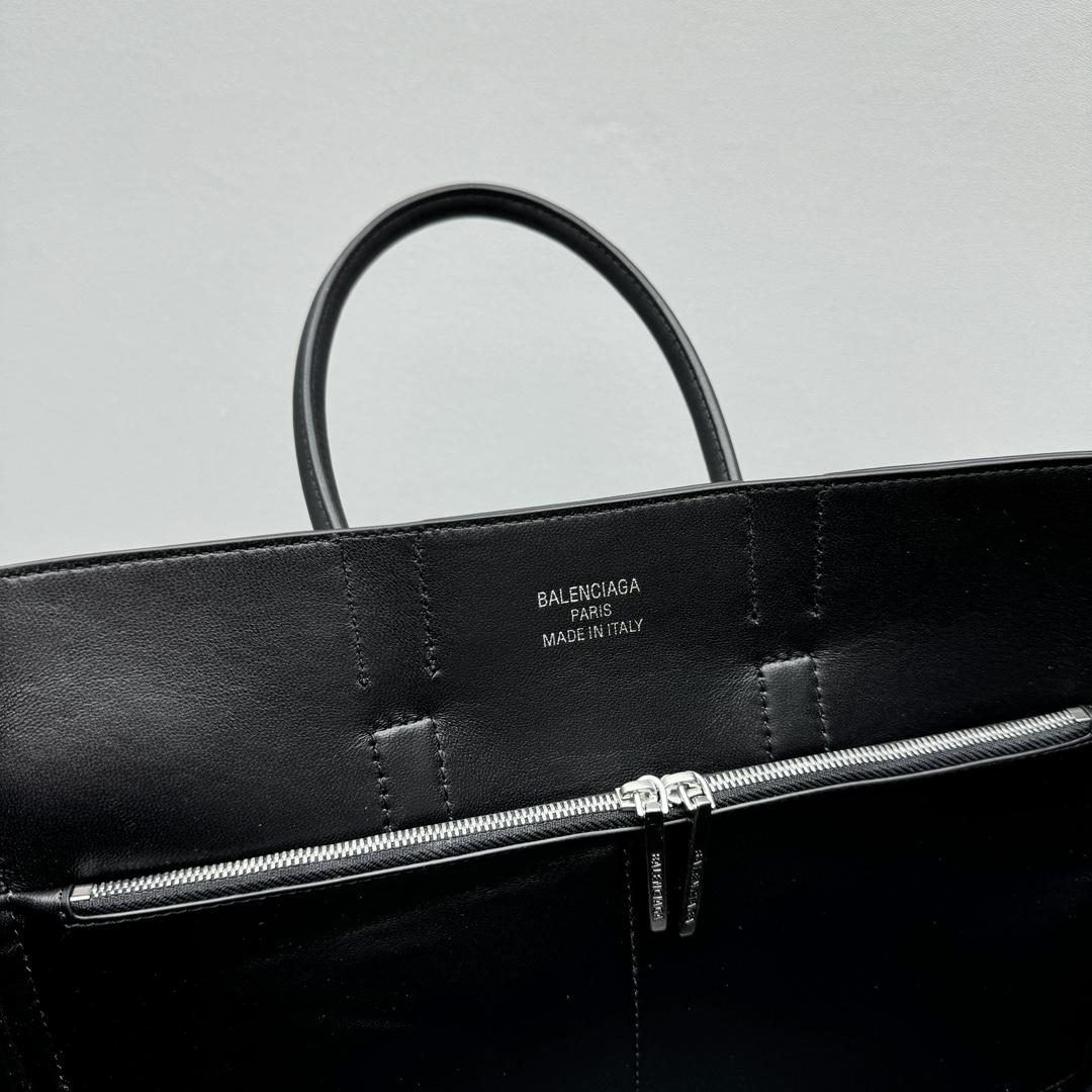 Balenciaga Bel Air Small Carry All Bag in black - DesignerGu