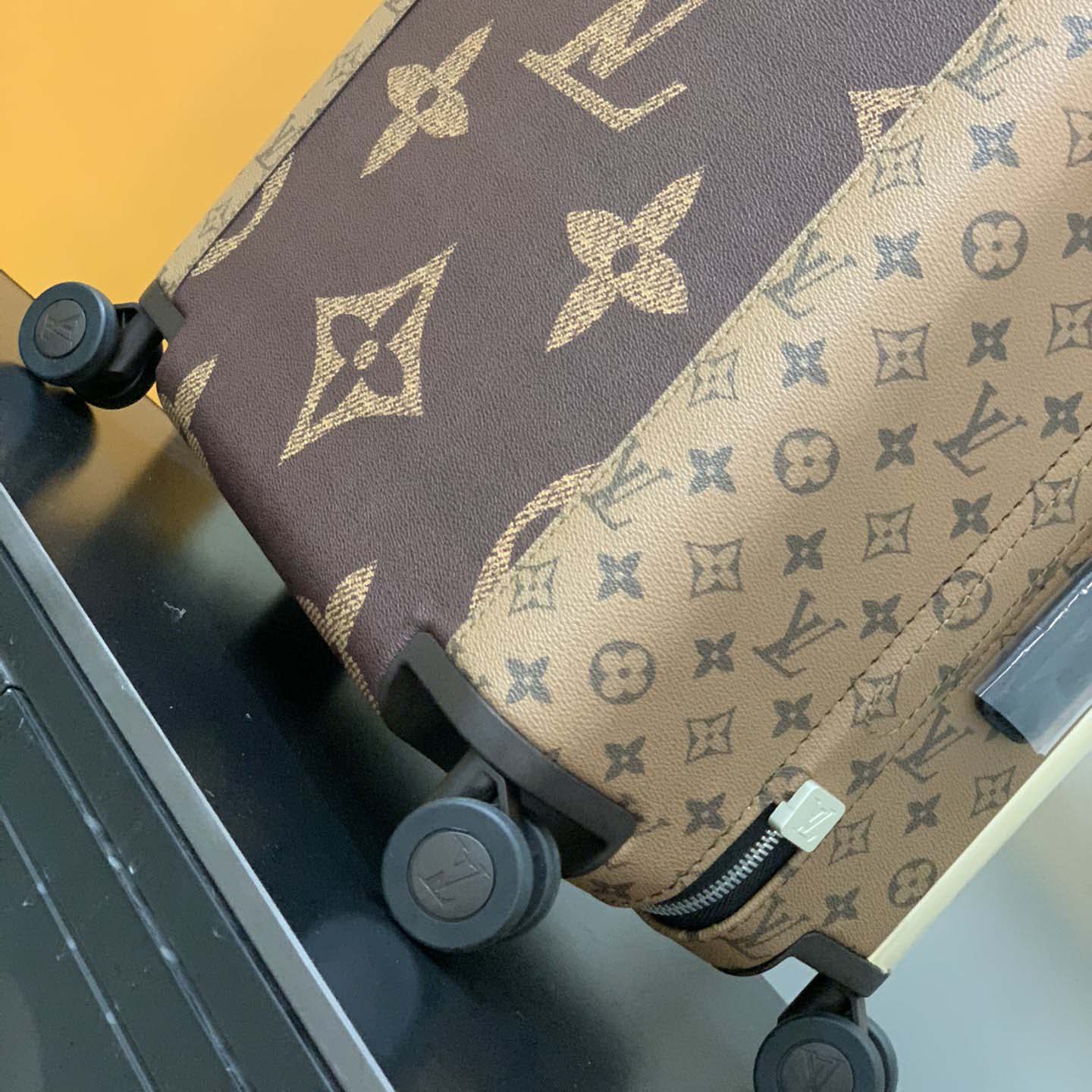 Louis Vuitton Horizon （38 x 55x 21 cm ） - DesignerGu