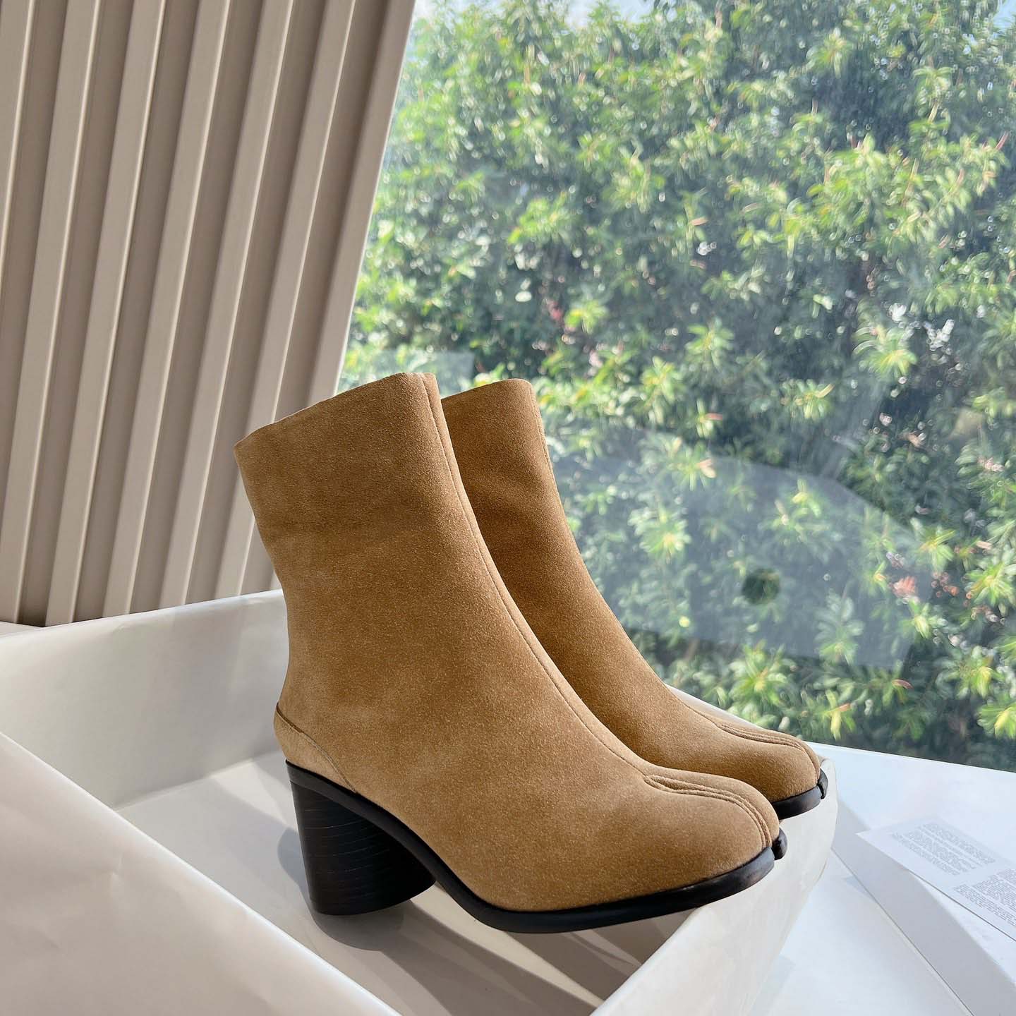 Maison Margiela Tabi Ankle Boots - DesignerGu