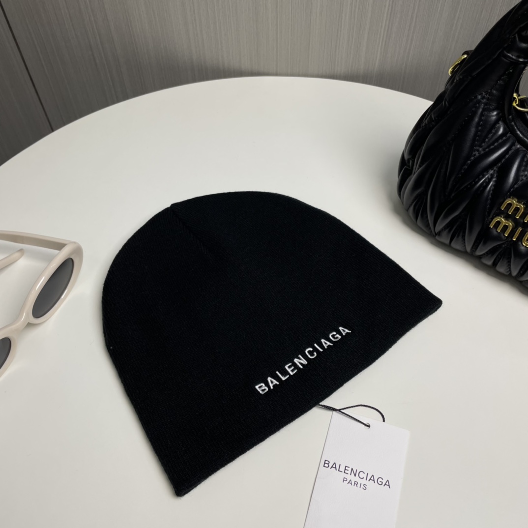 Balenciag Beanie  - DesignerGu