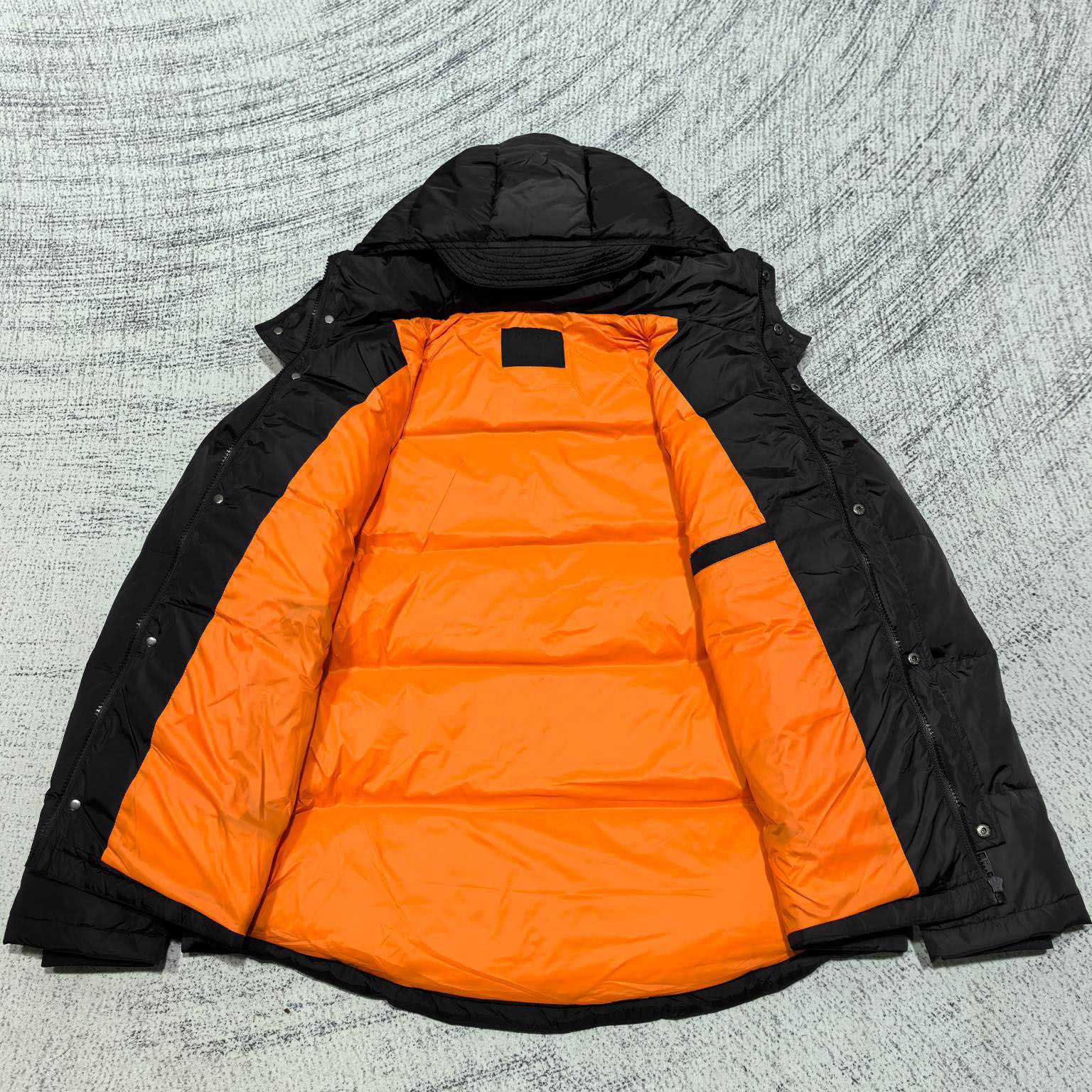 Prada Cropped Re-Nylon Down Jacket - DesignerGu