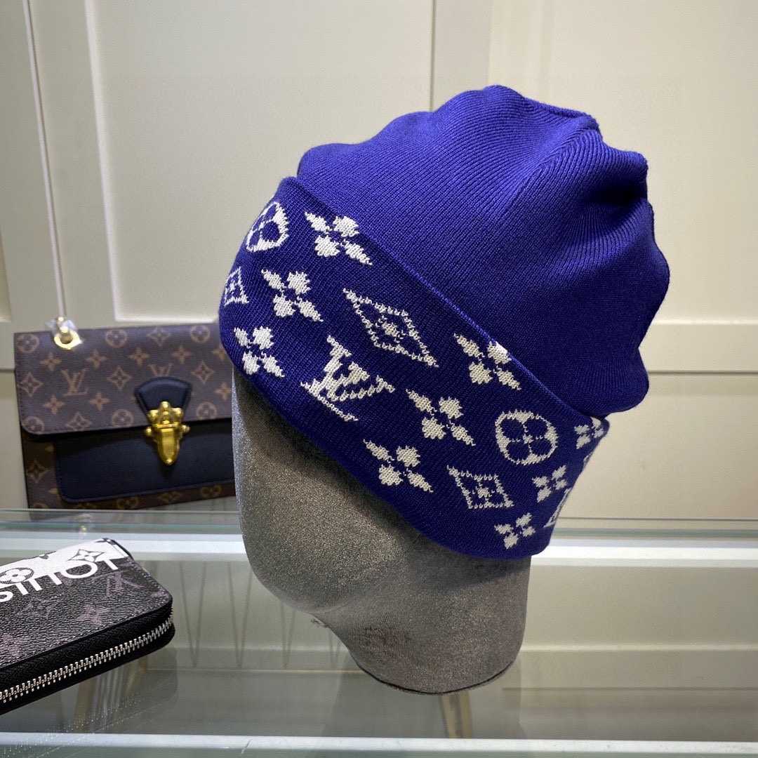 Louis Vuitton Beanie - DesignerGu