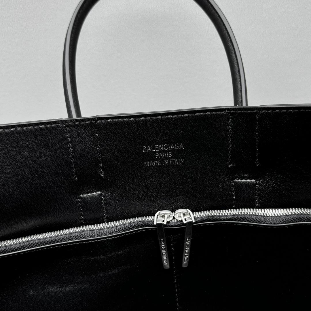 Balenciaga Bel Air Small Carry All Bag in black - DesignerGu