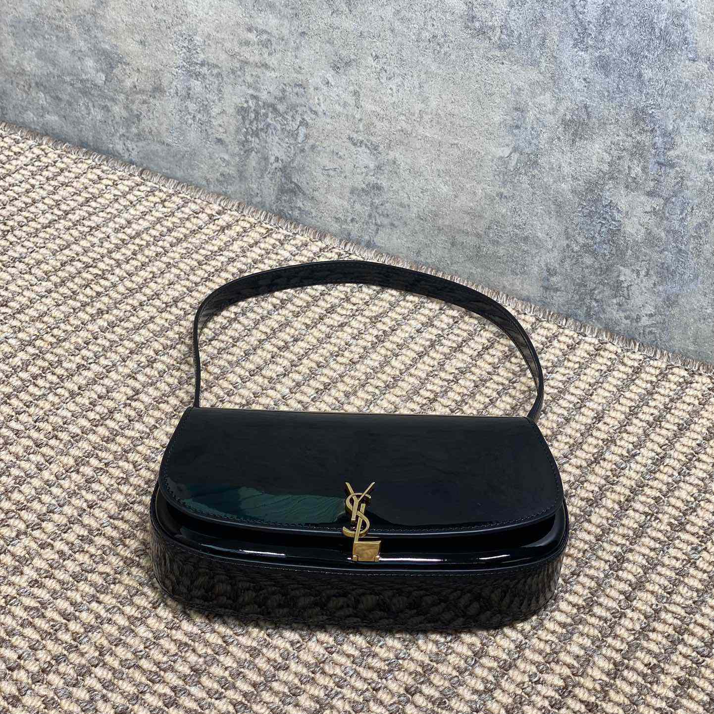 Saint Laurent Mini Voltaire In Patent Leather - DesignerGu