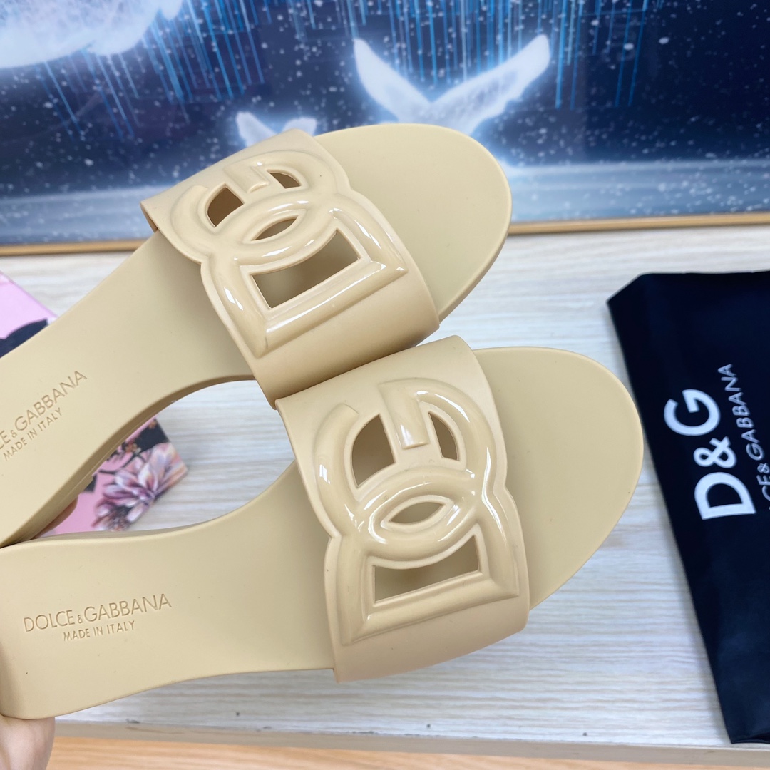 Dolce & Gabbana Women's Sandals - DesignerGu