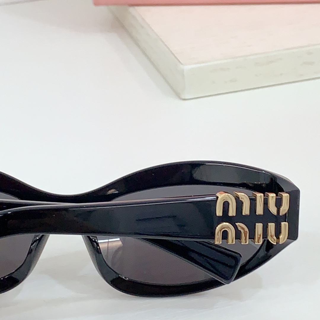 Miu Miu Miu Glimpse Sunglasses - DesignerGu