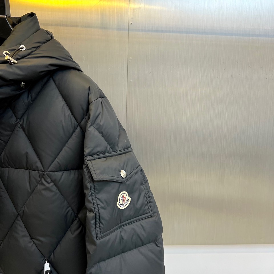 Moncler Averole Short Down Jacket - DesignerGu