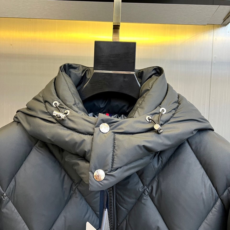 Moncler Averole Short Down Jacket - DesignerGu