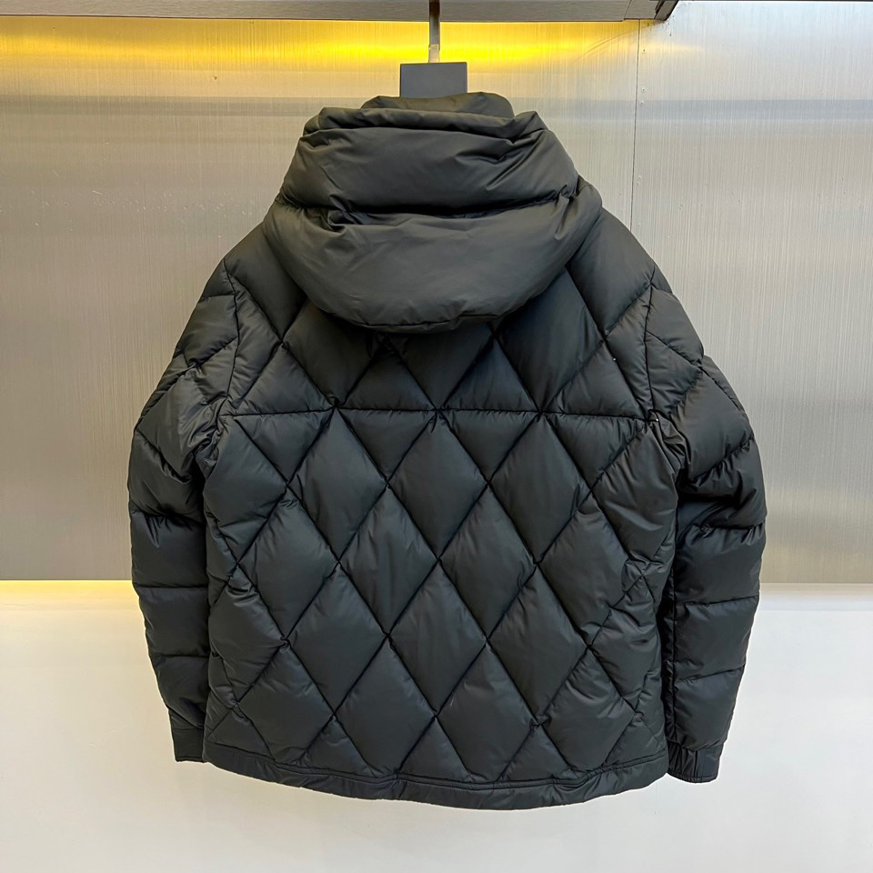 Moncler Averole Short Down Jacket - DesignerGu