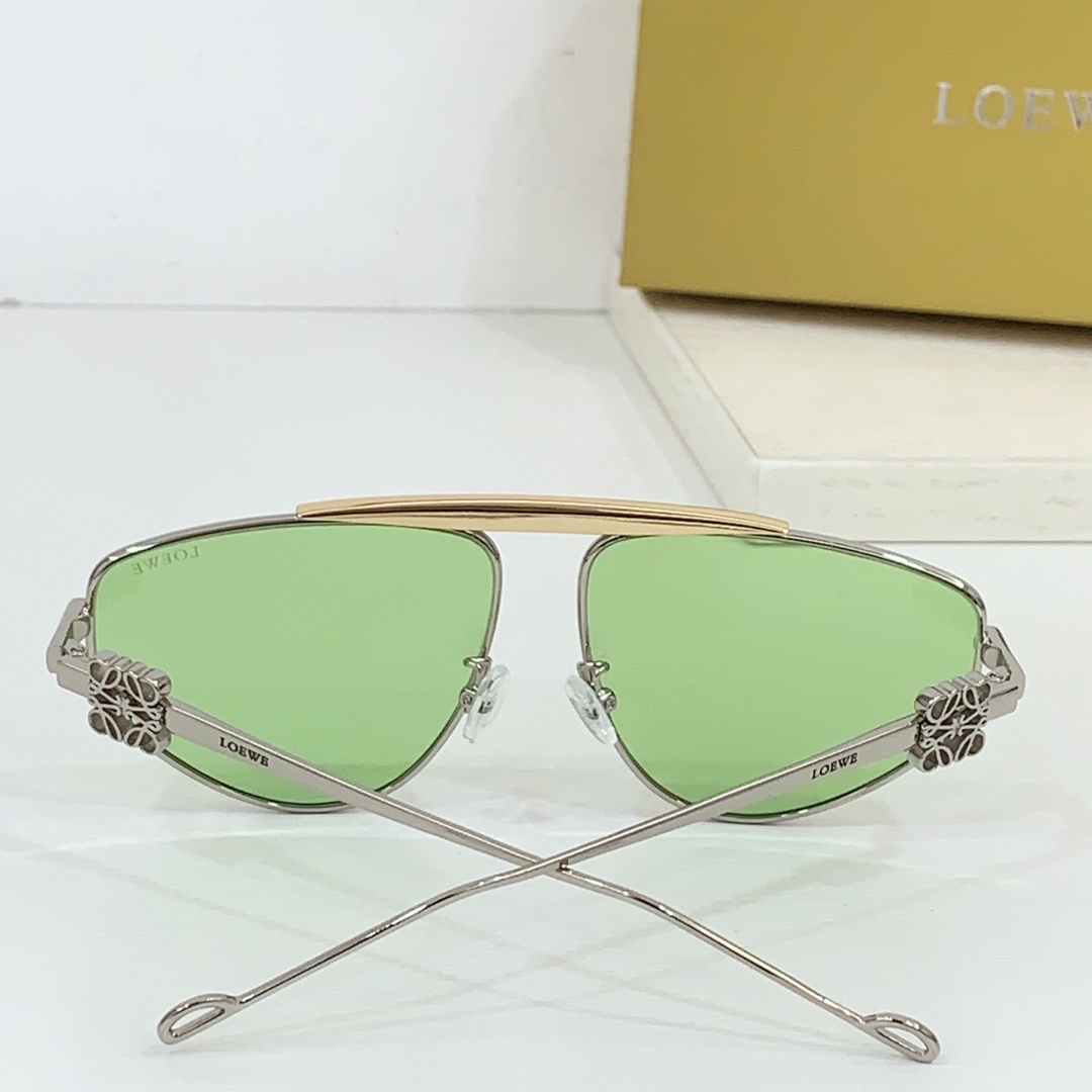 Loewe LW40116U Sunglasses  - DesignerGu