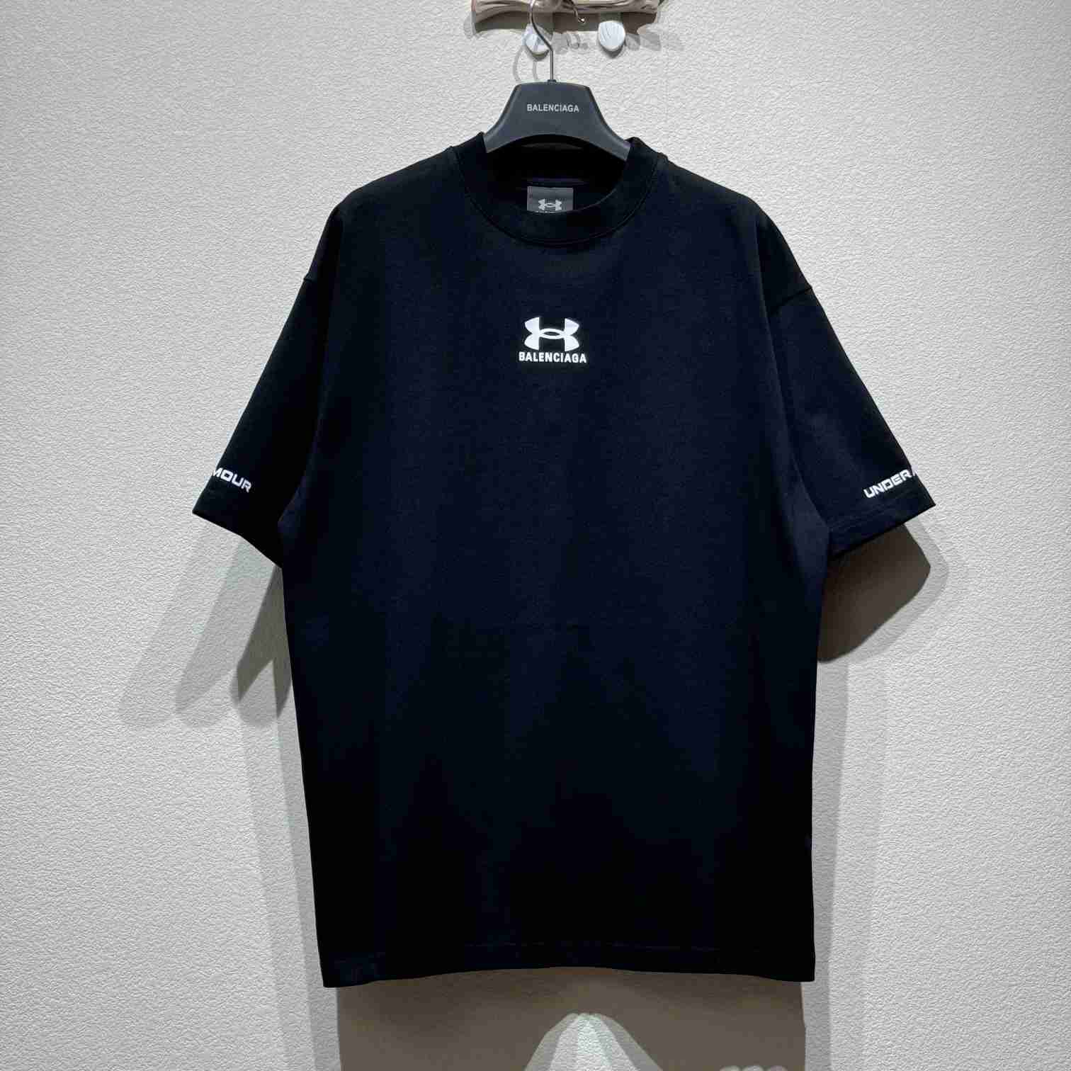 Balenciaga Under Armour® T-Shirt Oversized In Black - DesignerGu