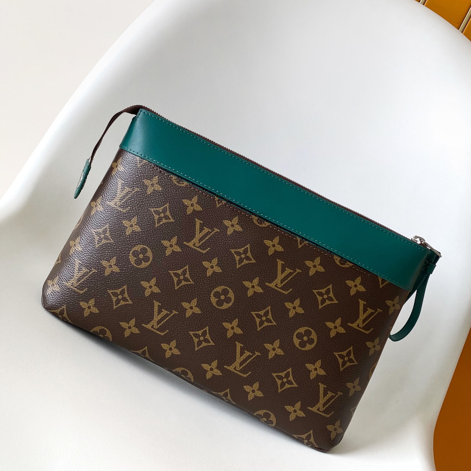 Louis Vuitton Pochette Voyage Souple    M13199 - DesignerGu