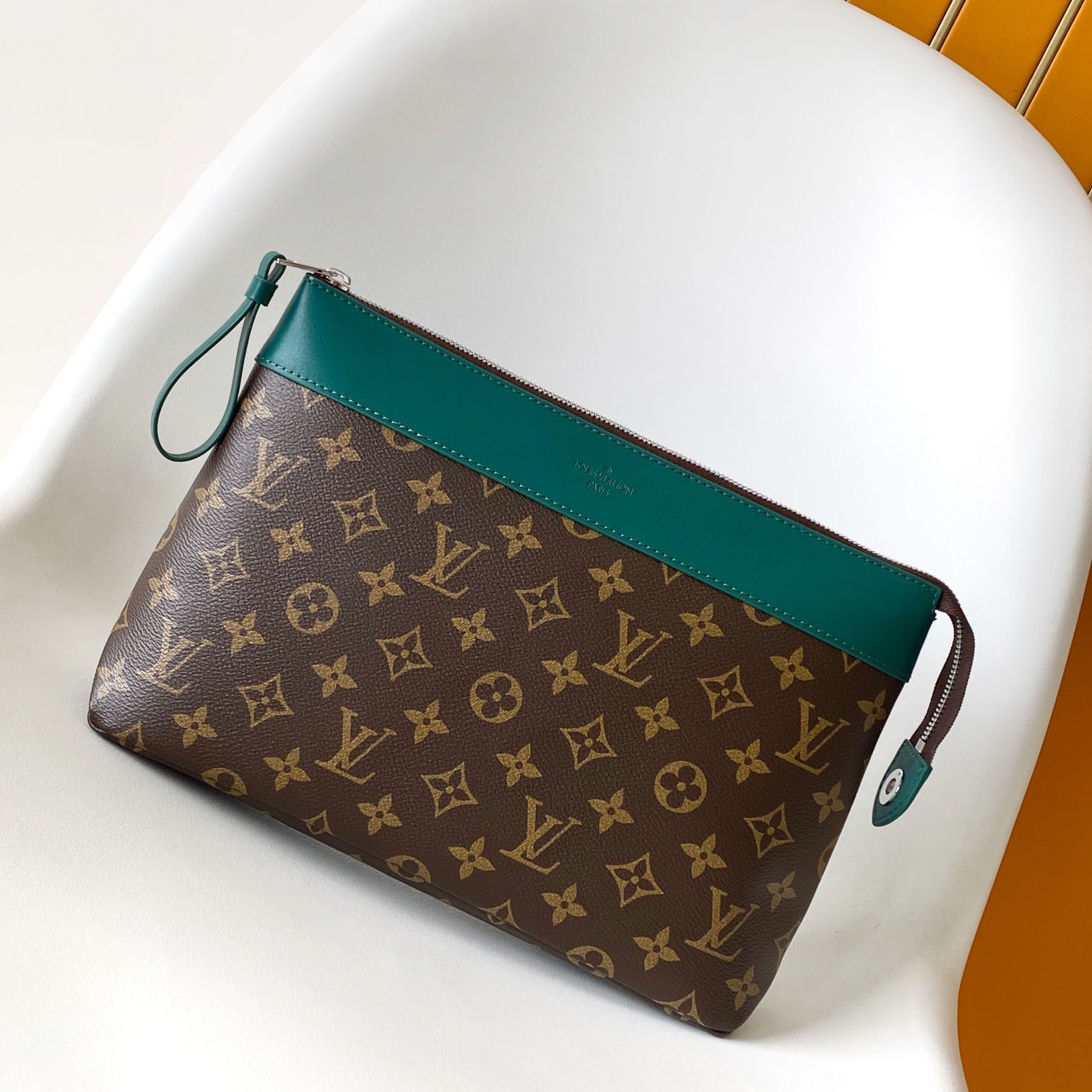 Louis Vuitton Pochette Voyage Souple    M13199 - DesignerGu