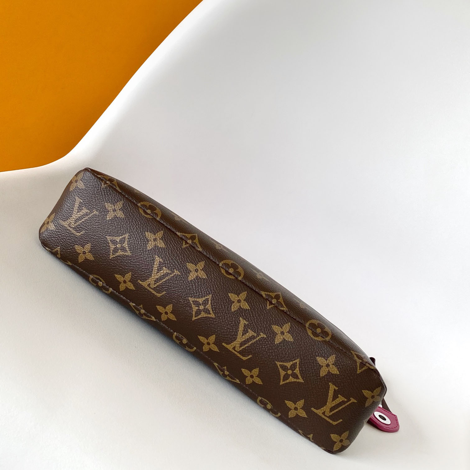 Louis Vuitton Pochette Voyage Souple    M13356 - DesignerGu