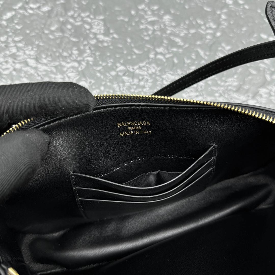 Balenciaga Rodeo Sling Pochette In Black - DesignerGu