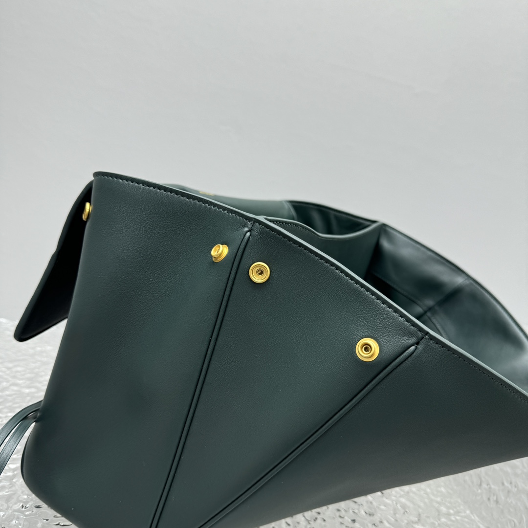 Balenciaga Rodeo Medium Handbag In Pine Green - DesignerGu