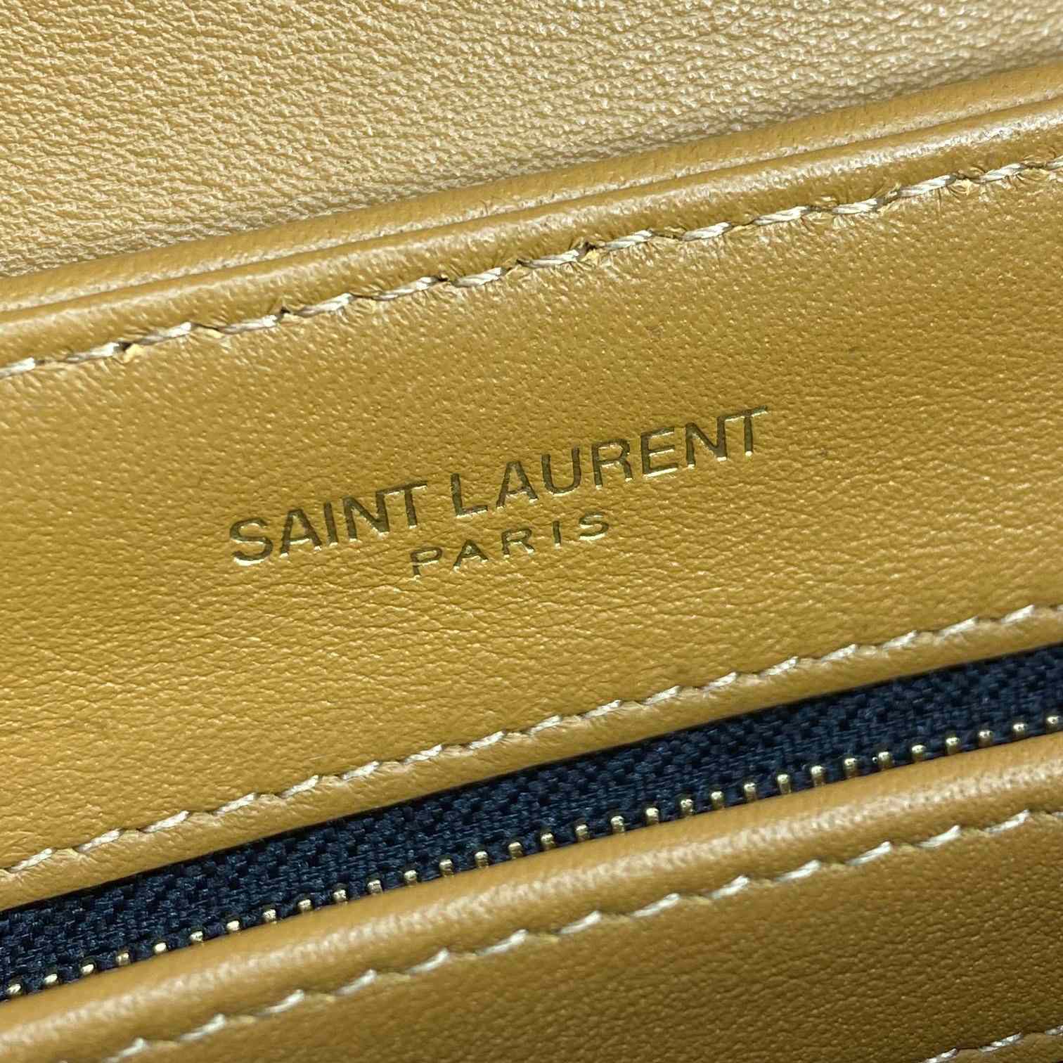 Saint Laurent Loulou Shoulder Bag   20x7x15cm - DesignerGu