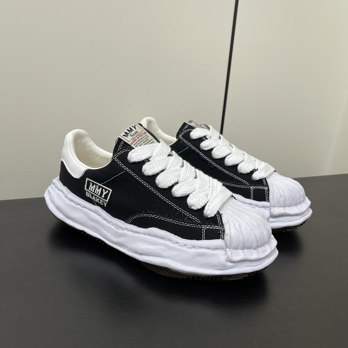 Maison Mihara Yasuhiro OG Sole Canvas Low Black Sneakers - DesignerGu