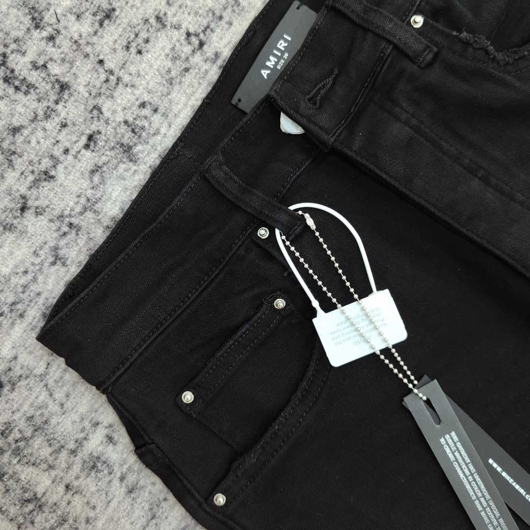 Amiri Slim Fit Jeans    692 - DesignerGu