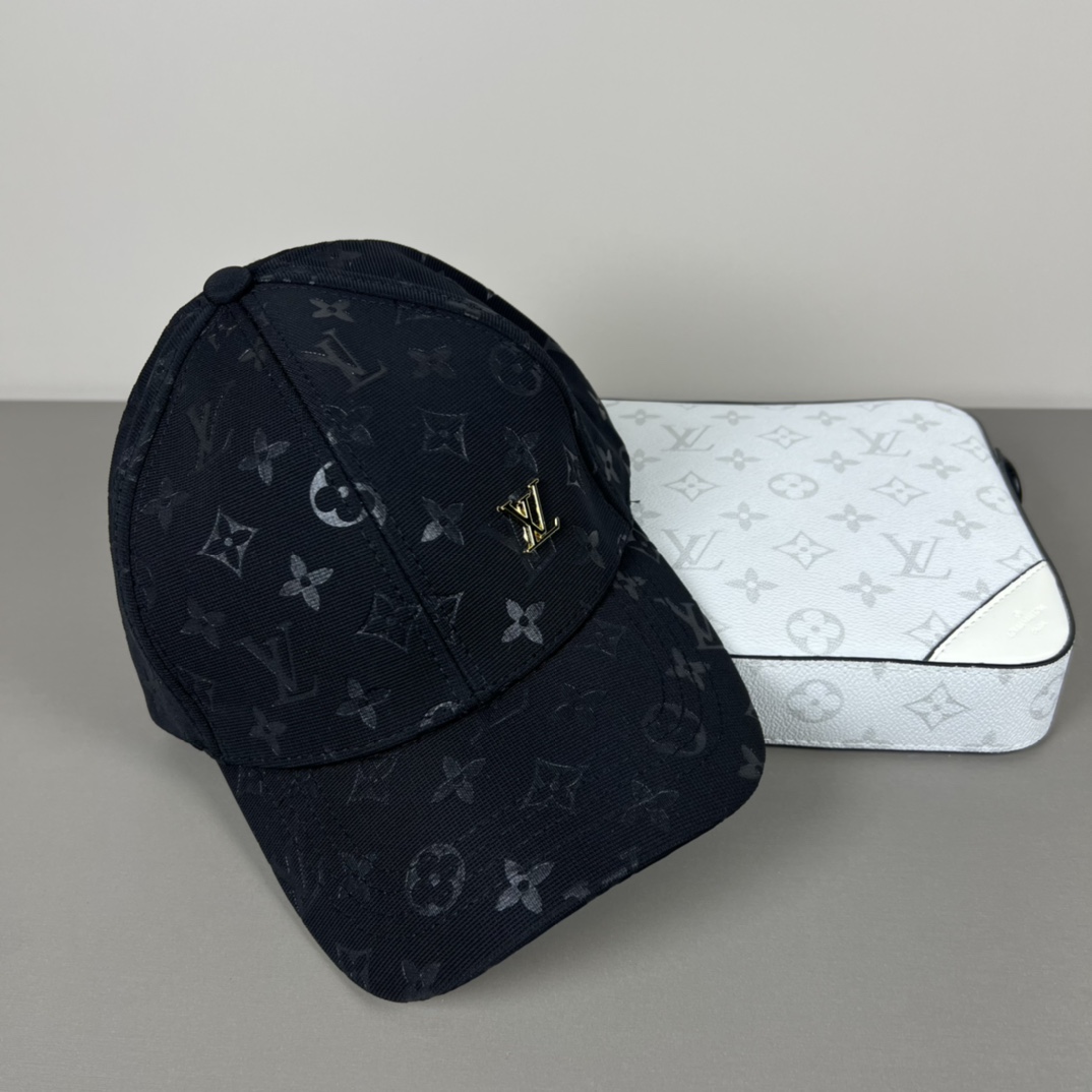 Louis Vuitton Monogram Cap - DesignerGu