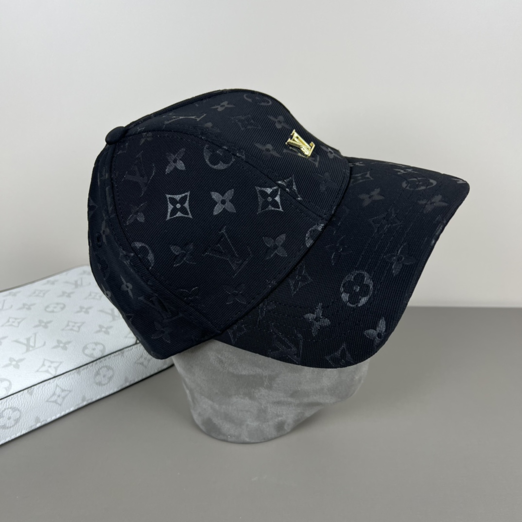 Louis Vuitton Monogram Cap - DesignerGu