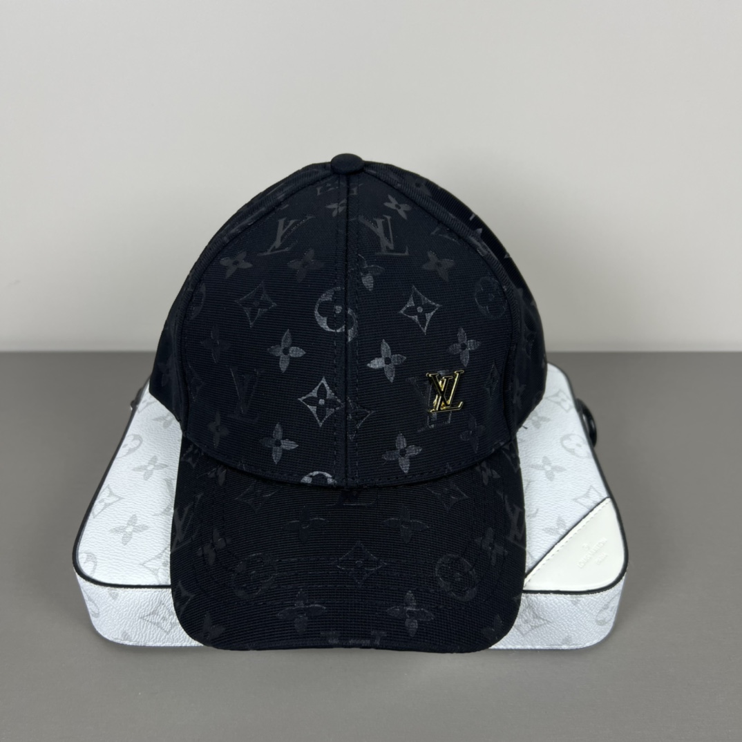 Louis Vuitton Monogram Cap - DesignerGu