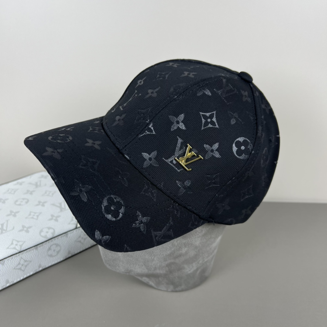 Louis Vuitton Monogram Cap - DesignerGu